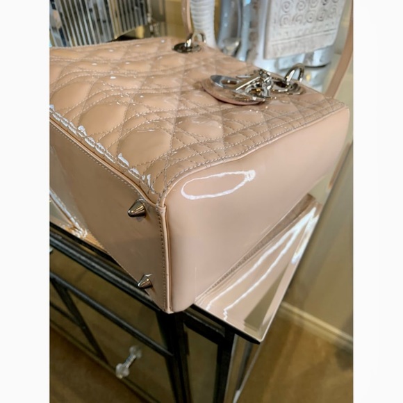 Lady Dior patent leather bag. Tags and strap included. See photos for details - Picture 8 of 10